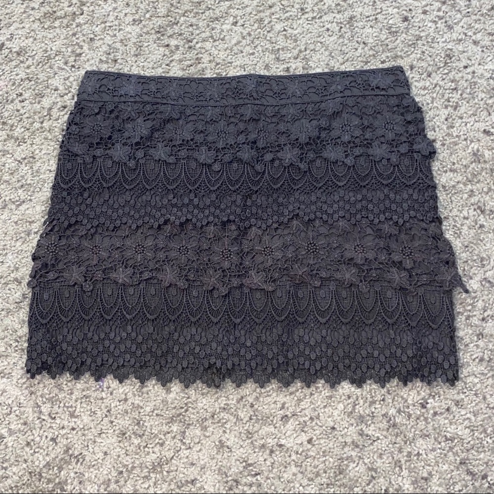 Like new AE gray lace skirt